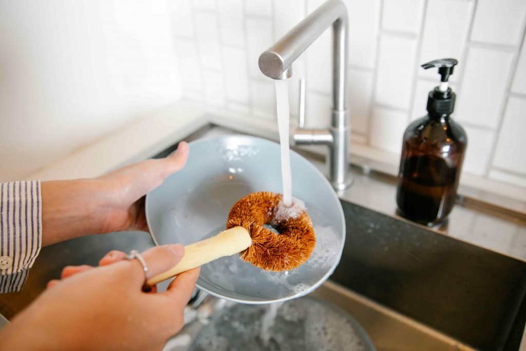 Kesehatan Dapur: Cara Membersihkan dan Merawat Peralatan Masak dengan Benar